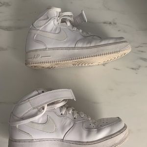 Mens high top air force ones! Lightly used